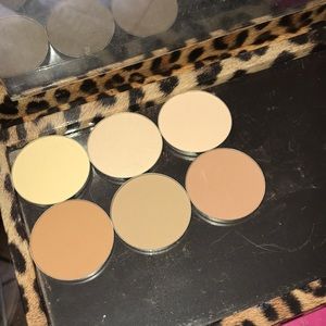Unused depottee ABH contour kit! In Z Palette